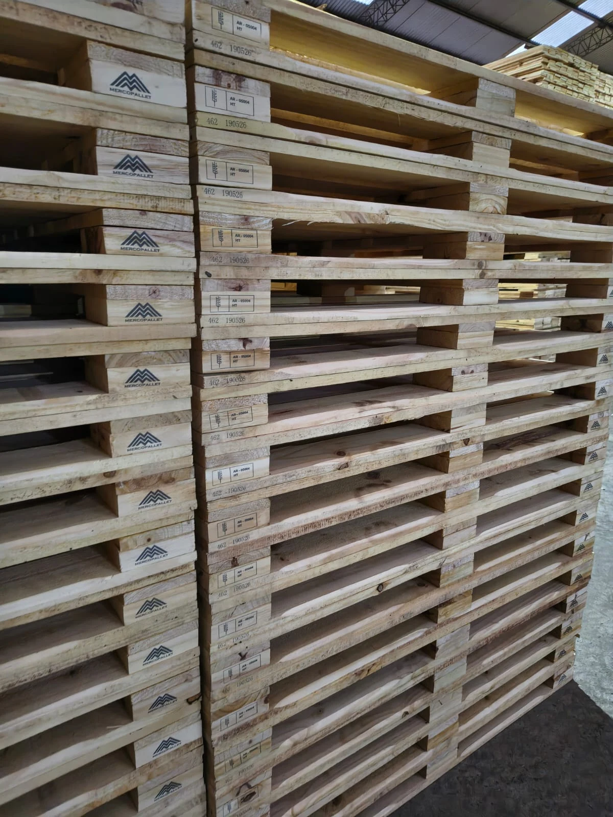 Pallets Mercopallet identificados para exportación